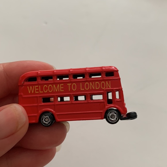 Set of five London trinkets made of metal - Picture 2 of 5